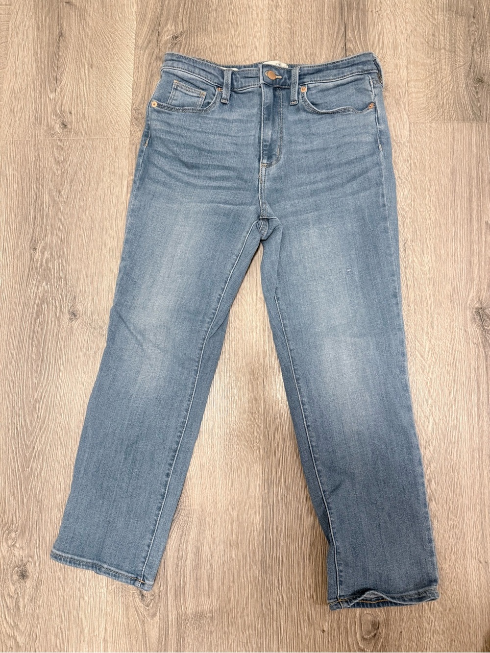 Universal Thread Women's High-Rise Cropped Jeans in Light Blue